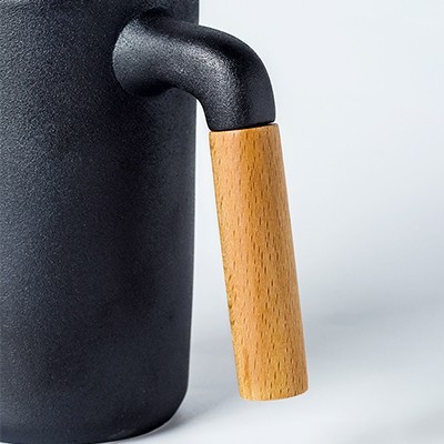 DESIGNER Ceramic Mug with Wooden Handle - 450ml 10